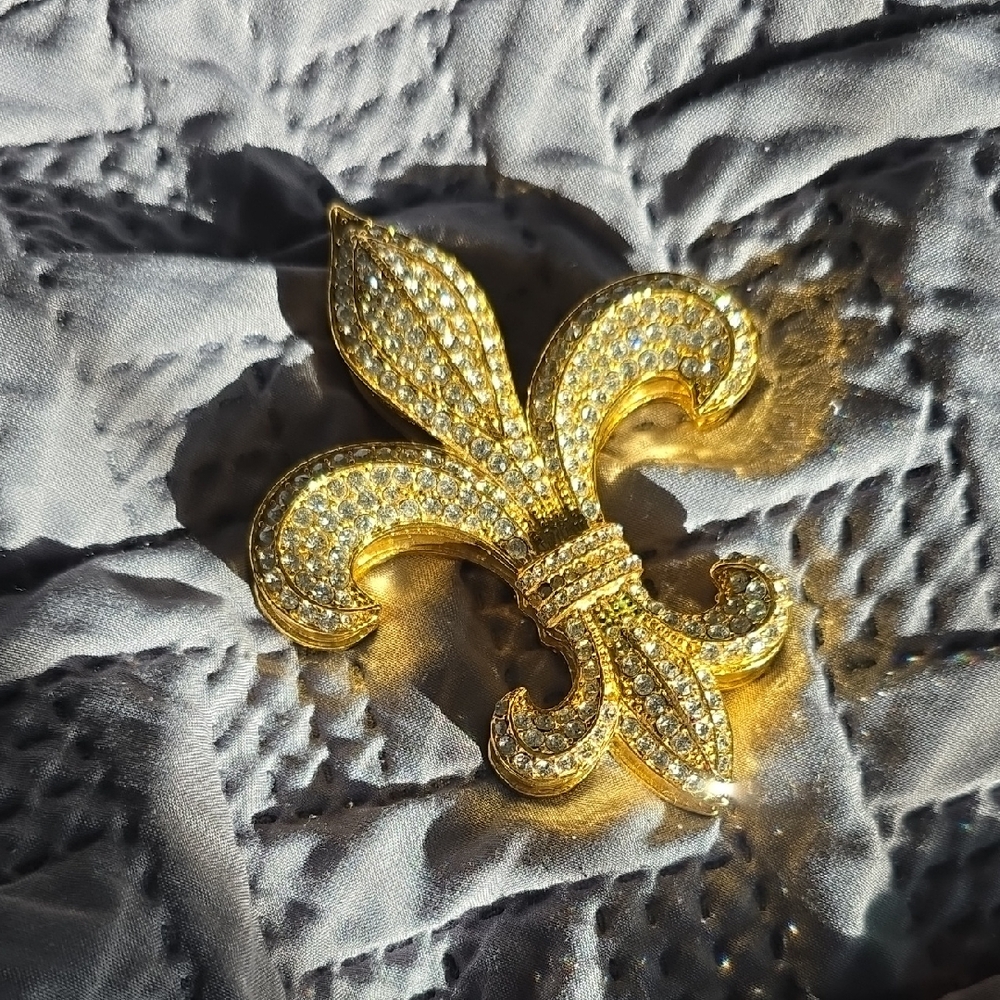 Elegant Gold Fleur-de-Lis Secret Box